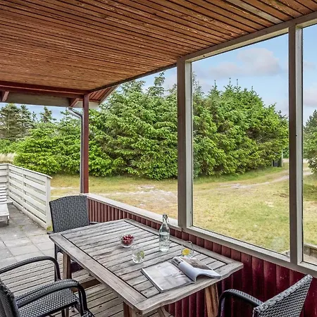3 Bedroom Pet Friendly In Hvide Sande Holiday home